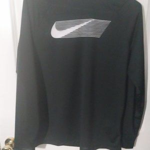 Boys XL New nike shirt